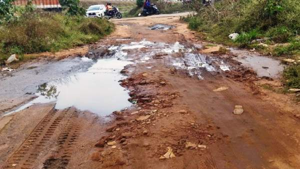  ಅಧಿಕಾರಿಗಳ ನಿರ್ಲಕ್ಷ, ಜನರಿಗೆ ಆಪತ್ತು