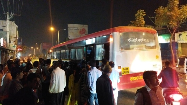  ರಾಜಕೀಯ ಪ್ರಚಾರಕ್ಕಾಗಿ ಬಸ್‌ಗಳ ಬಳಕೆ