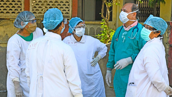 Haryana Govt Announced Dress Code for Govt Doctors; Asked Not to wear Short Skirts, Jeans and Makeup 