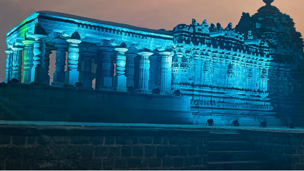 ಅತ್ತಿಮಬ್ಬೆಗೆ ಇರುವ ಬಿರುದು ಏನು?
