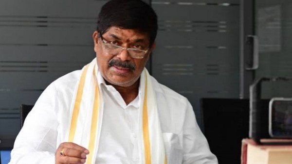 ಹಿರಿಯರ ಸ್ಥಾನಗಳನ್ನು ಬದಲಾಯಿಸಲು ಮಾತು 