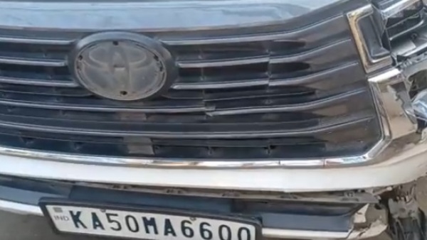 ಎಂಎಲ್ಎ ಸ್ಟಿಕ್ಕರ್‌ಗಳನ್ನು ಬಳಸುವುದು ಅಪರಾಧ 