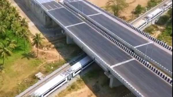 Bengaluru - Mysuru expressway and Vande Bharat train in one frame; Watch Video