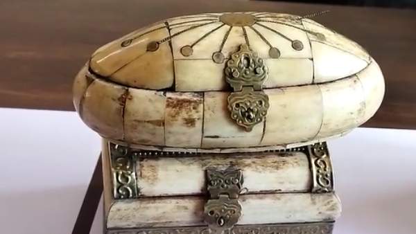 An Attempt To Sell An Elephant Ivory Artifacts At Hubballi