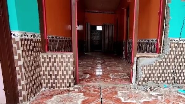 ಜಮ್ಮು ಕಾಶ್ಮೀರದ ಮನೆಗಳಲ್ಲಿ ಹೆಚ್ಚಾದ ಬಿರುಕು