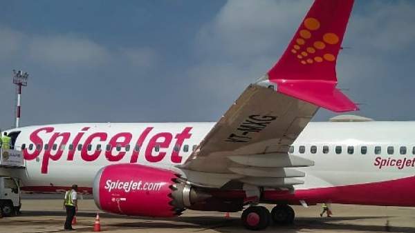 Malapura: Rs 63,457 Fine to Spicejet company for service deficiency 