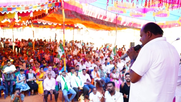 ಕಟೀಲ್‌ ಬದಲು ಪಿಟೀಲು ಎಂದು ಹೆಸರು ಇಟ್ಟುಕೊಳ್ಳಲಿ