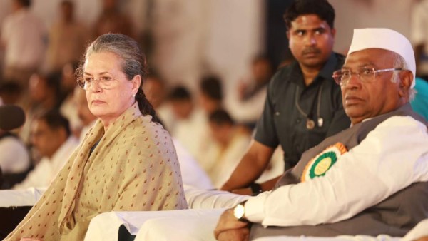 Watch: Flower petals laid down to welcome Priyanka Gandhi Vadra, Congress leaders in Raipur