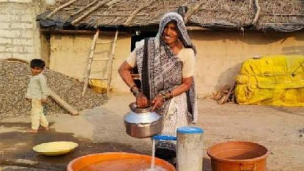  2.5 ಇಂಚಿನ ಪೈಪ್ ಅಳವಡಿಸಿದ್ದಾರೆ 