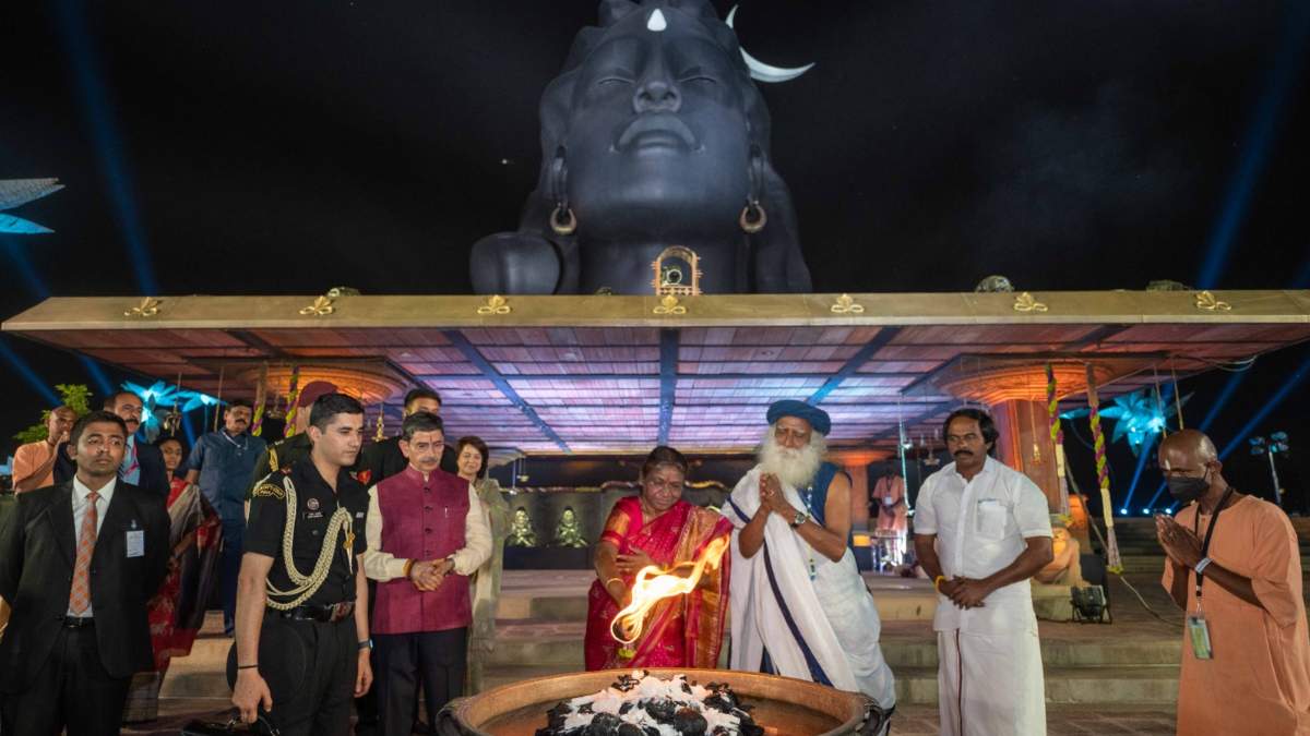 President Droupadi Murmu calls Sadhguru as Rishi Of Modern Times President Droupadi Murmu calls Sadhguru as Rishi Of Modern Times