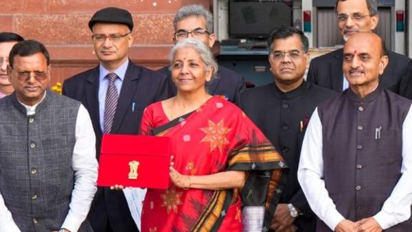 The Saree Worn By FM Nirmala Sitharaman For Budget 2023 Has Been Woven In Dharwad The Saree Worn By FM Nirmala Sitharaman For Budget 2023 Has Been Woven In Dharwad