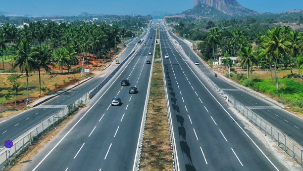 ಹೆದ್ದಾರಿಯಲ್ಲಿ ಕಬ್ಬಿಣ ಮತ್ತು ಉಕ್ಕಿನ ಕಳ್ಳರು