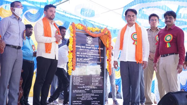 ಯೋಜನೆಗಳ ಬಗ್ಗೆ ಮಾಹಿತಿ ನೀಡಿದ ಸಚಿವರು ಯೋಜನೆಗಳ ಬಗ್ಗೆ ಮಾಹಿತಿ ನೀಡಿದ ಸಚಿವರು