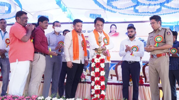 ಸುಮ್ಮನೆ ಟೀಕೆ ಮಾಡುವುದು ಸರಿಯಲ್ಲ ಸುಮ್ಮನೆ ಟೀಕೆ ಮಾಡುವುದು ಸರಿಯಲ್ಲ