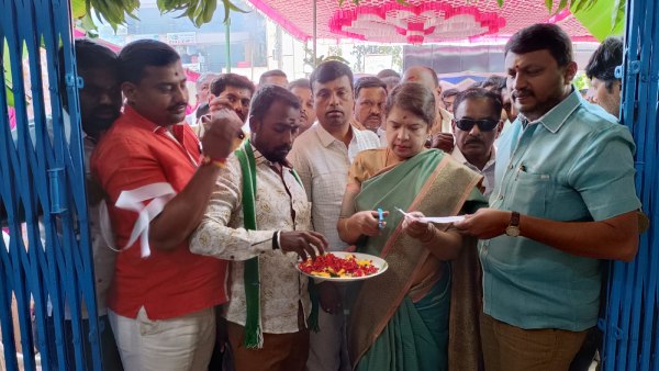 ವರ್ಷಕ್ಕೆ 3 ಲಕ್ಷ ವಾಹನಗಳ ತಯಾರಿಕೆ ವರ್ಷಕ್ಕೆ 3 ಲಕ್ಷ ವಾಹನಗಳ ತಯಾರಿಕೆ