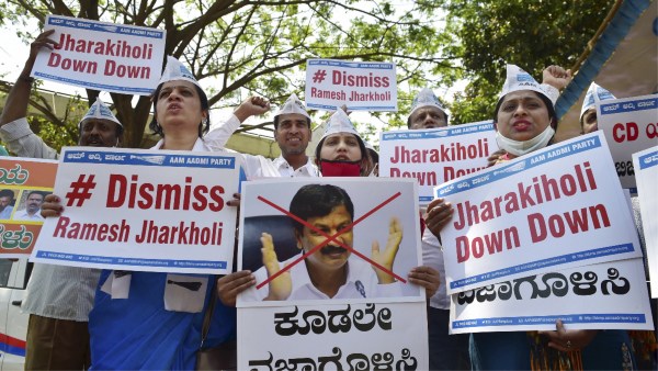  ಕಾಂಗ್ರೆಸ್‌ನಿಂದ ರಾಜಕೀಯ ಪ್ರವೇಶ