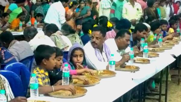 ಮಂಗಾಡಹಳ್ಳಿಯಲ್ಲಿ ಹಬ್ಬ ಆಚರಿಸುವ ರೀತಿ ಮಂಗಾಡಹಳ್ಳಿಯಲ್ಲಿ ಹಬ್ಬ ಆಚರಿಸುವ ರೀತಿ