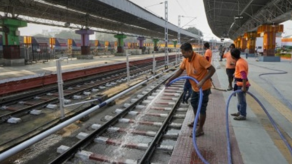 Central govt has Selected to 52 Railway station of karnataka for make development 