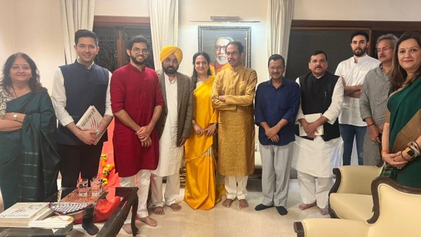 Uddhav Thackeray, Arvind Kejriwal Meet Over Situation In The Country