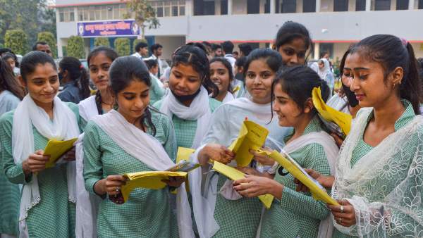 7.27 lakh students to write PUC , 8.69 lakh SSLC Exams in Karnataka