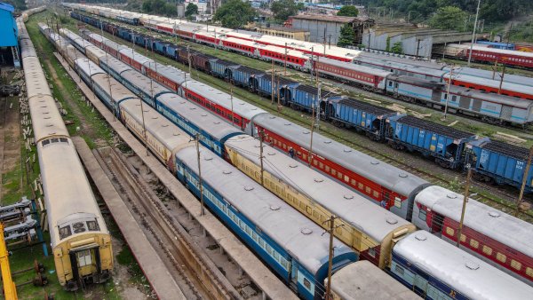 Indian Railways cancels 324 trains on February 1th 2023 full list is here 