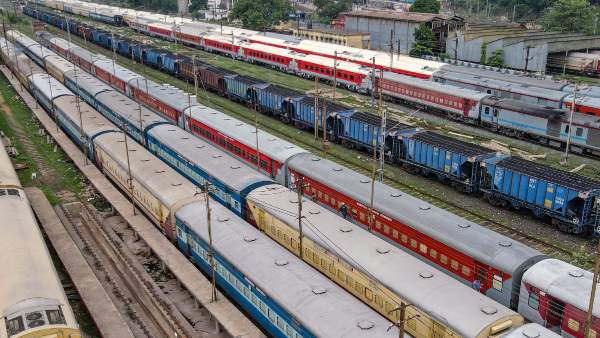 Indian Railways cancels 400 trains on February 8th 2023 full list is here