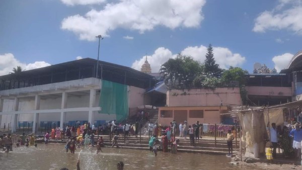  ಗಡಿ ದಾಟಲು ದೋಣಿಗಳ ವ್ಯವಸ್ಥೆ