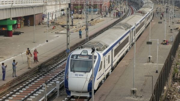 8 ಕೋಚ್‌ಗಳ ಚಿಕ್ಕ ರೈಲು ಇದು