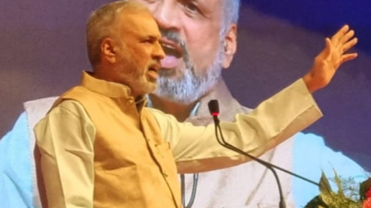 BS Yediyurappa requests Basavaraj Bommai to make Speaker Vishweshwar Hegde Kageri a minister in the next govt BS Yediyurappa requests Basavaraj Bommai to make Speaker Vishweshwar Hegde Kageri a minister in the next govt