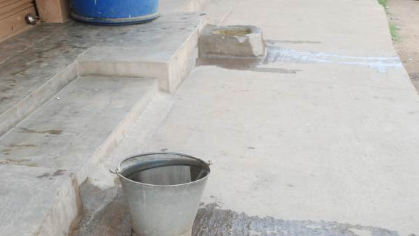 ಪ್ರಾಣಿ, ಪಕ್ಷಿಗಳಿಗಾಗಿ ನೀರಿನ ತೊಟ್ಟಿ