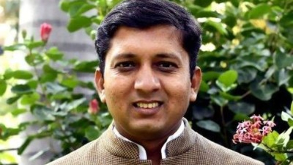 Jamkhandi Congress MLA Anand Nyamagouda Warns A Cop In Public Jamkhandi Congress MLA Anand Nyamagouda Warns A Cop In Public