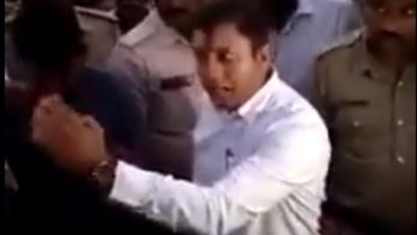 Jamkhandi Congress MLA Anand Nyamagouda Warns A Cop In Public Jamkhandi Congress MLA Anand Nyamagouda Warns A Cop In Public