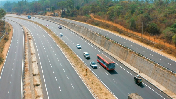  ಚತುಷ್ಪಥ ಹೆದ್ದಾರಿಯಾಗಿ ನಿರ್ಮಾಣ