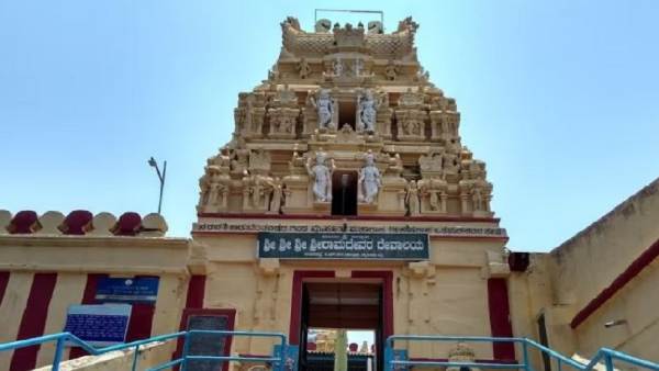 ಸೂಚನಾ ಫಕಲ ಲೆಕ್ಕಿಸದೇ ಅಪಾಯಕ್ಕೆ ಸಿಲುಕುವ ಜನರು