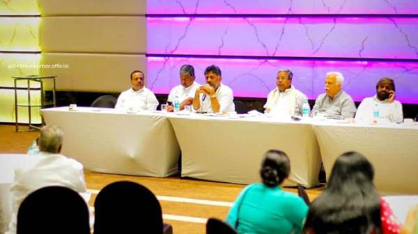  ಈ ಬಾರಿ ಹೆಚ್ಚಿನ ಟಿಕೆಟ್‌ ಗಾಗಿ ಲಿಂಗಾಯತ, ಕುರುಬ ನಾಯಕರು ಪಟ್ಟು