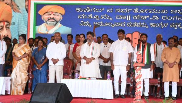  'ಕೈ' ಹಿಡಿಯಲಿದ್ದಾರೆಯೇ ಲಕ್ಷ್ಮಣ ಸವದಿ?