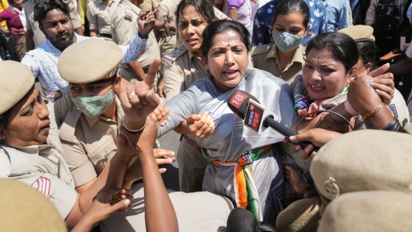  ಹಿರಿಯ ಮುಖಂಡರಿಂದ ಖರ್ಗೆ ಭೇಟಿ
