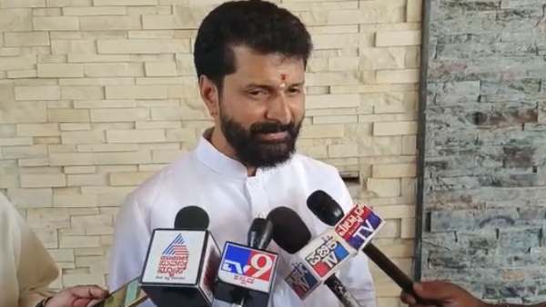 MLA CT Ravi Sarcasm Statement Against Congress Leaders