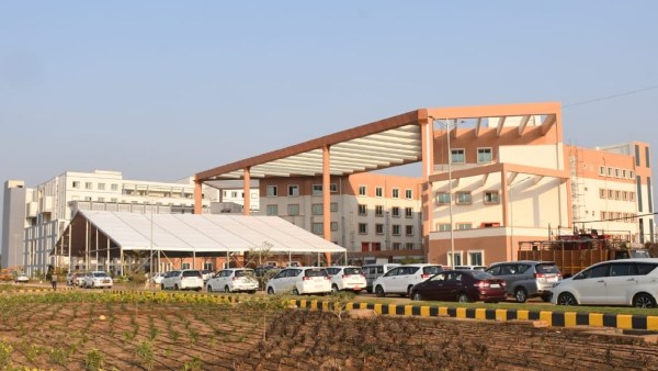 Pralhad Joshi Verbal Attack On Siddaramaiah In The Issue Of Dharwad IIT 