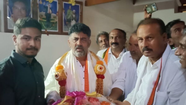 ದರ್ಶನ್‌ ಹಾಗೂ ಧೀರನ್‌ ಎಂಬ ಇಬ್ಬರು ಗಂಡು ಮಕ್ಕಳು 