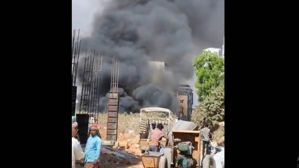 Fire Accident in Bengaluru : Massive fire outbreak near Veeranapalya near to manyata tech park
