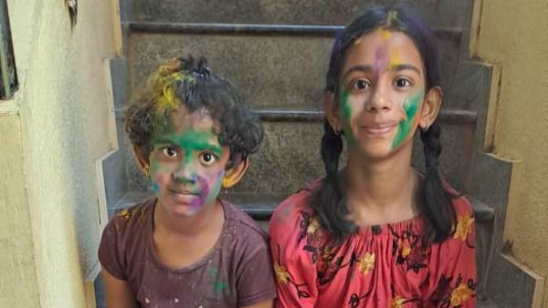 Holi festival Celebration in Davanagere, young men and women dance attracted attention Holi festival Celebration in Davanagere, young men and women dance attracted attention