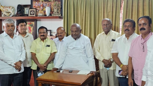 HD Deve Gowda Held A Meeting Of Mandya JDS leaders In Bengaluru