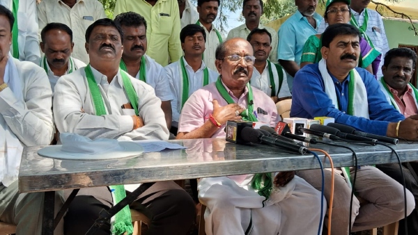  ರಸ್ತೆಗಳ ಹೆಸರೇಳಿಕೊಂಡು ವೋಟ್‌ ಕೇಳುತ್ತಿದ್ದಾರೆ