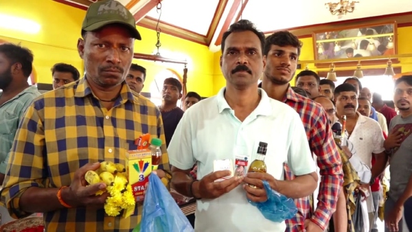  ಖಾಫ್ರಿ ದೇವರಿಗೆ ಮದ್ಯದಲ್ಲೇ ಅಭಿಷೇಕ