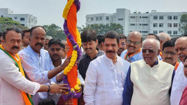 Does not ignore him B.S.Yediyurappa says Nalin Kumar Kateel