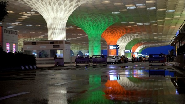  15 ರಿಂದ 25 ಮಿಲಿಯನ್ ಪ್ರಯಾಣಿಕರು