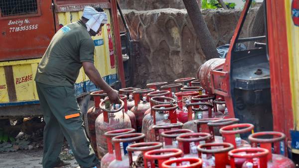 LPG Cylinder Price Hike: Domestic LPG cylinder price hiked by Rs 50 from March 1