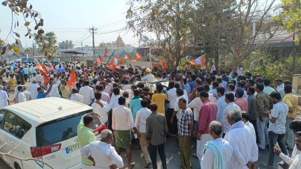 BJP MLA Madal Virupakshappa Come To House At Channeshapura Village