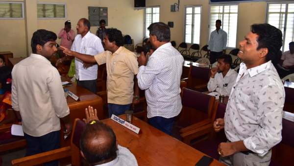 Outrage Against The Officials In The Special Meeting Of The Municipal Council